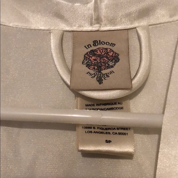 In Bloom Bride Robe - Picture 4 of 5